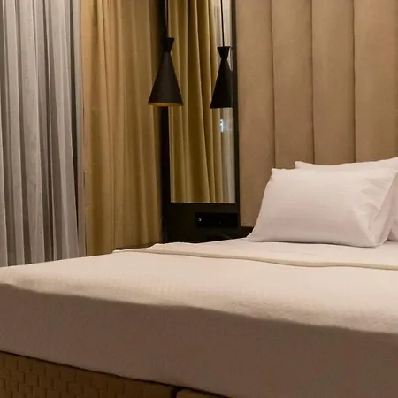 Bloom Hotel *